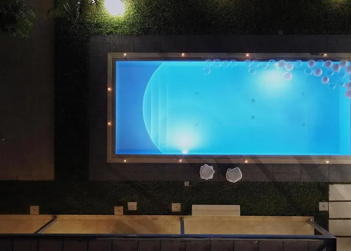 Elysium - Luxury בית נופש Lendinuso